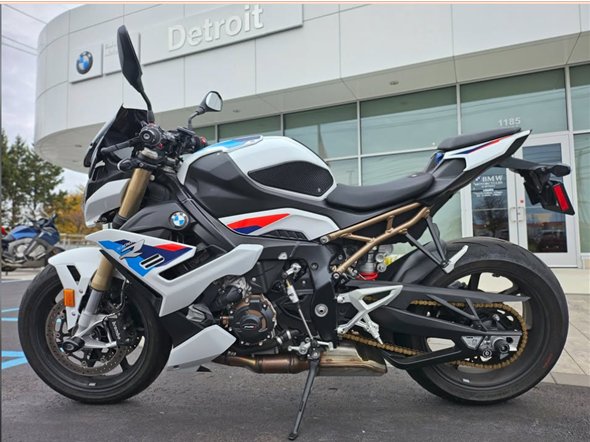 2022 BMW s1000r m package