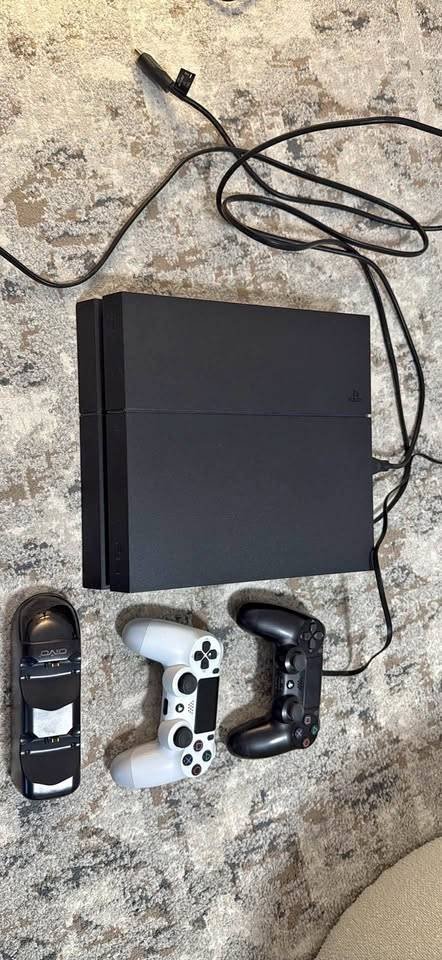 PlayStation 4 (Original Model)