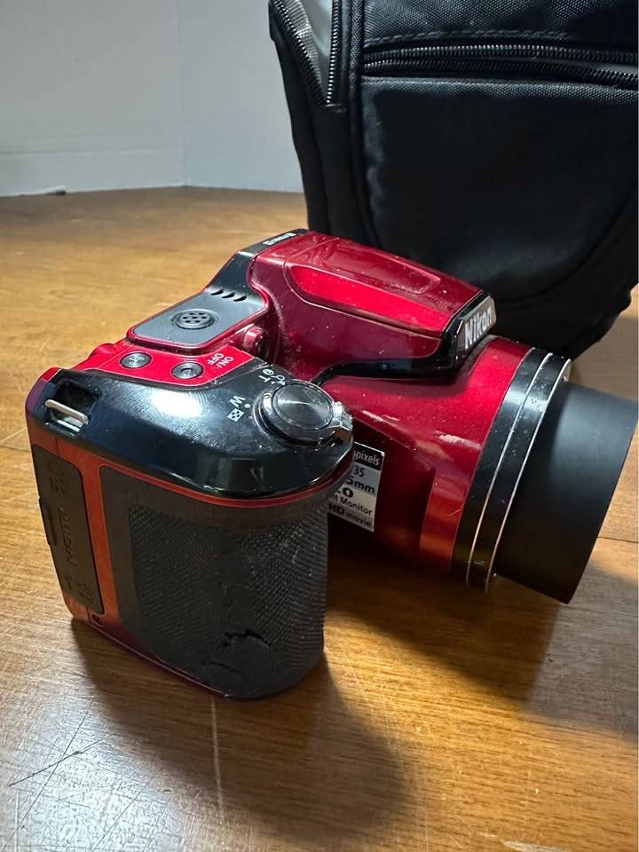 Nikon COOLPIX L840 16 MP Digital Compact Camera - Red *