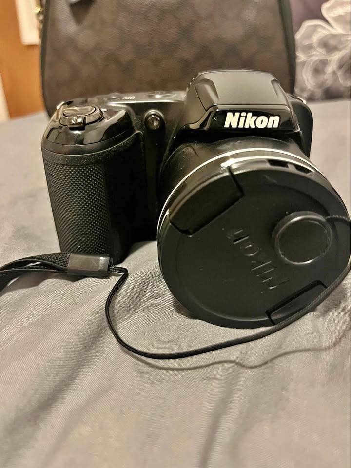 Nikon coolpix L330 digital camera