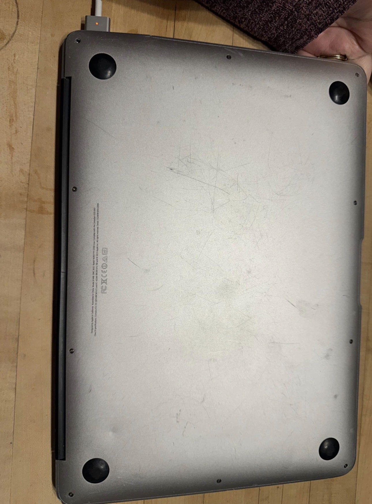 13" MacBook Air (Early 2014) - 4GB RAM / i5 - Includes 