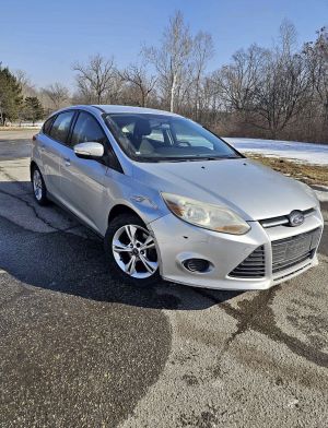 2013 Ford Focus · SE Hatchback 2D