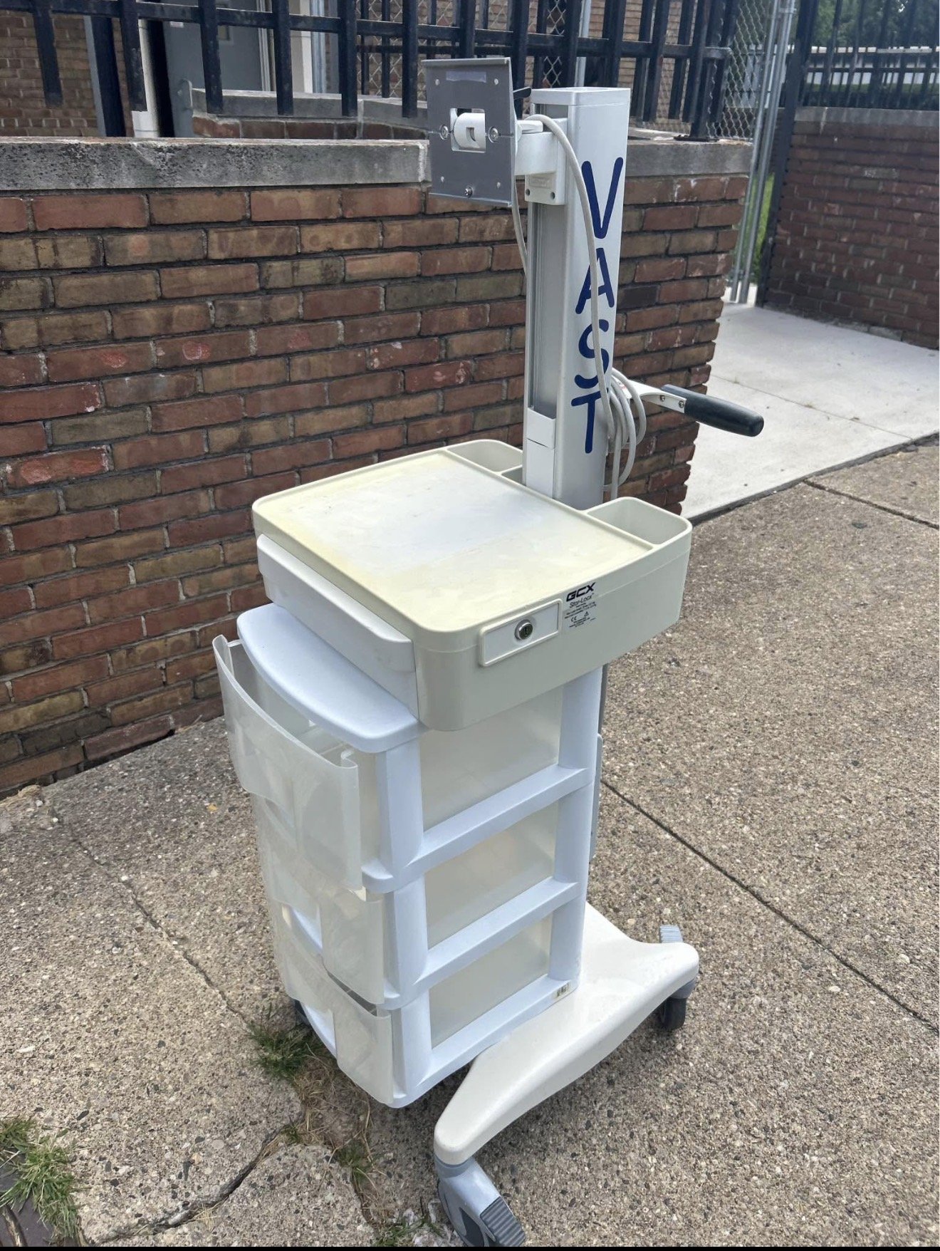 Medical Computer Cart w/ Single Monitor Mount