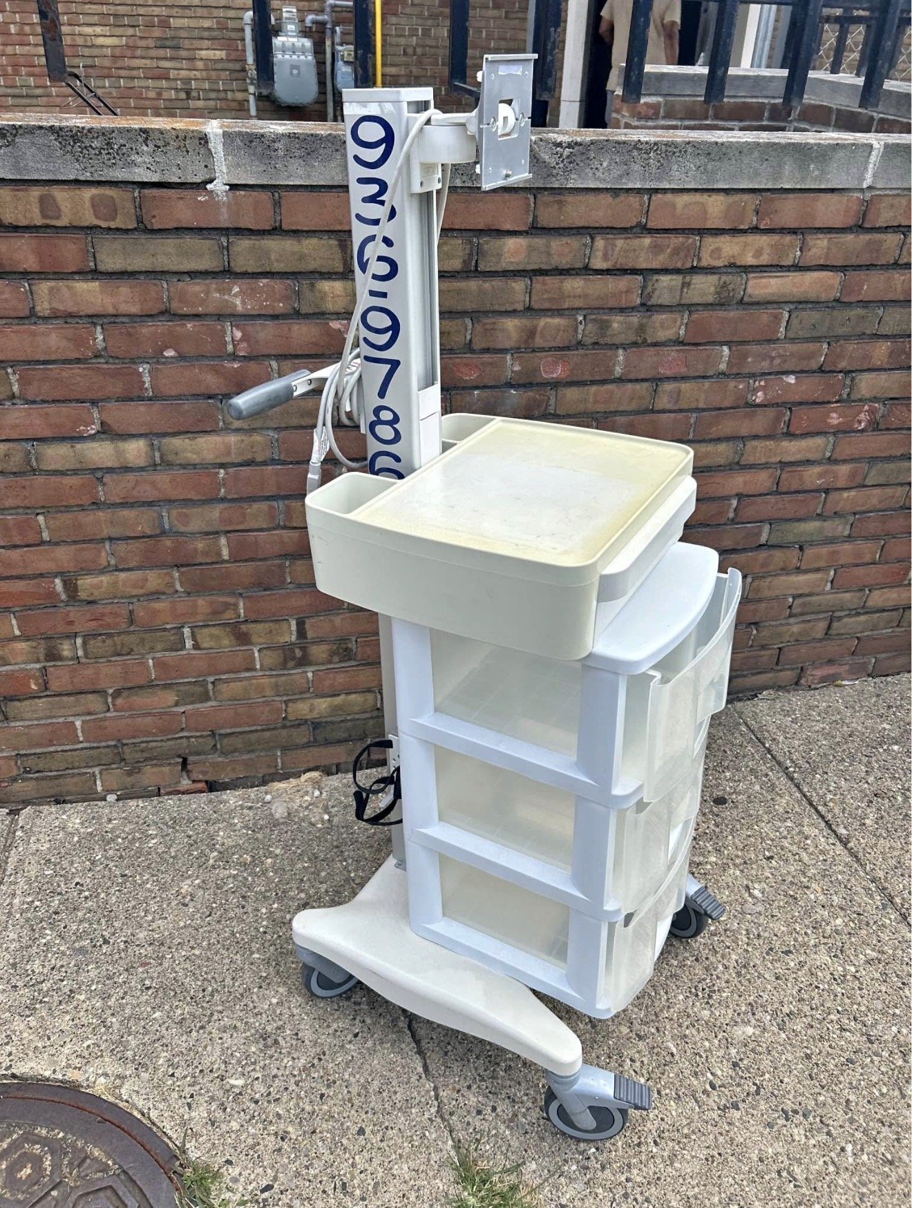 Medical Computer Cart w/ Single Monitor Mount