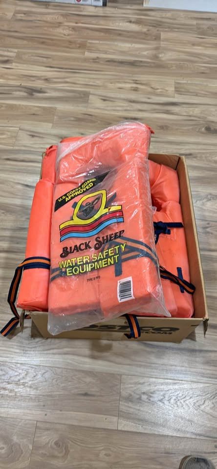 6-Pack Life Jackets – Safety &amp; Comfort for Every Ad