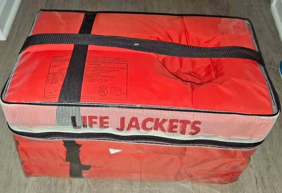 Adult Life Jackets 4 Pack