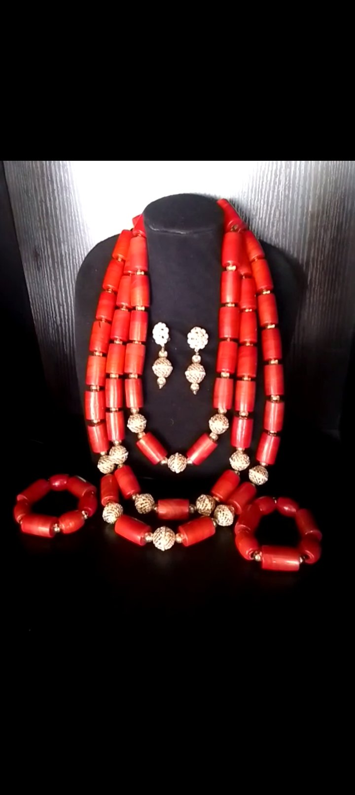 Beaded jewelry set